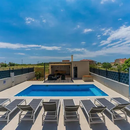 Sunrise Villa *