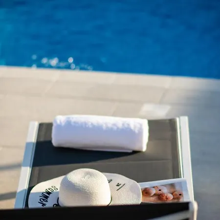 Sunrise Villa *